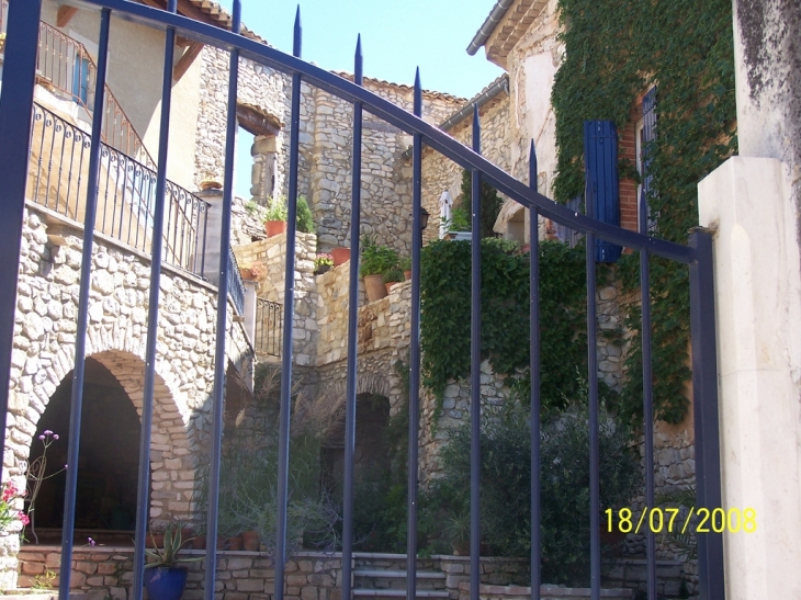 Belle maison dans le village - Vallérargues