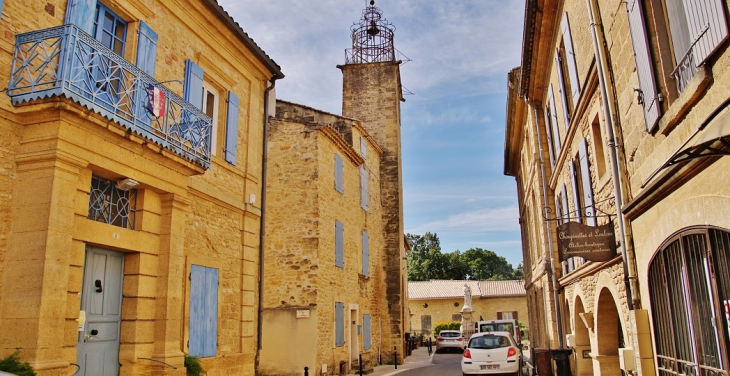 La Commune - Vers-Pont-du-Gard