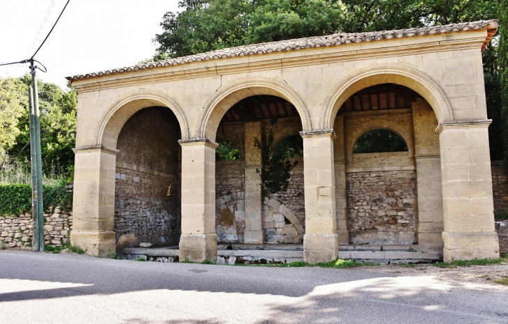 La Commune - Vers-Pont-du-Gard