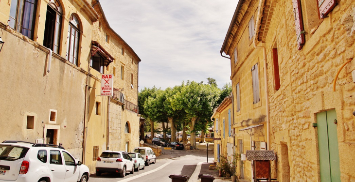 La Commune - Vers-Pont-du-Gard