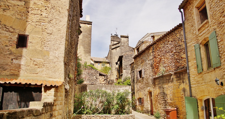 La Commune - Vers-Pont-du-Gard