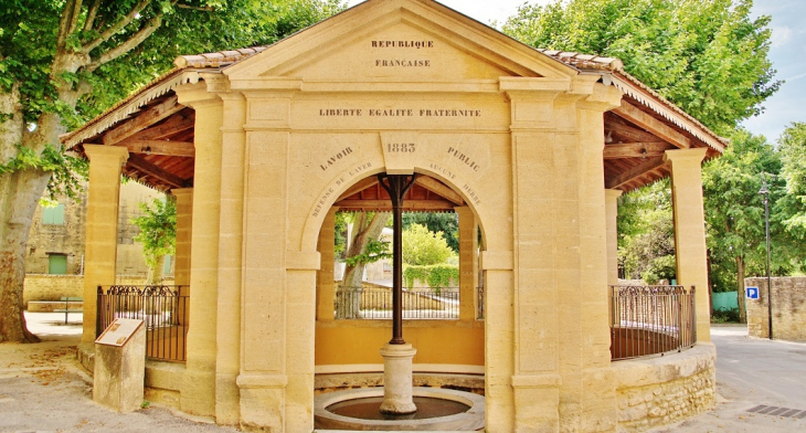 Le Lavoir - Vers-Pont-du-Gard