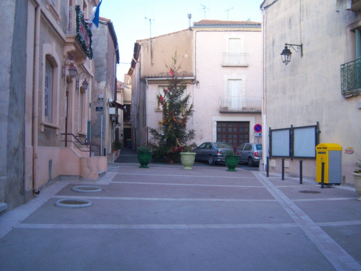 Travaux terminés devant la Mairie..... - Adissan