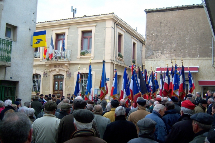 Adissan défilé des drapeaux des AC