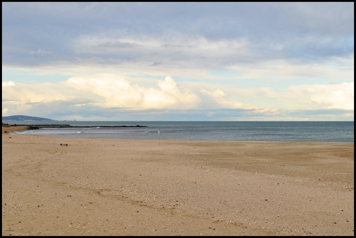 La plage naturiste déserte - Agde