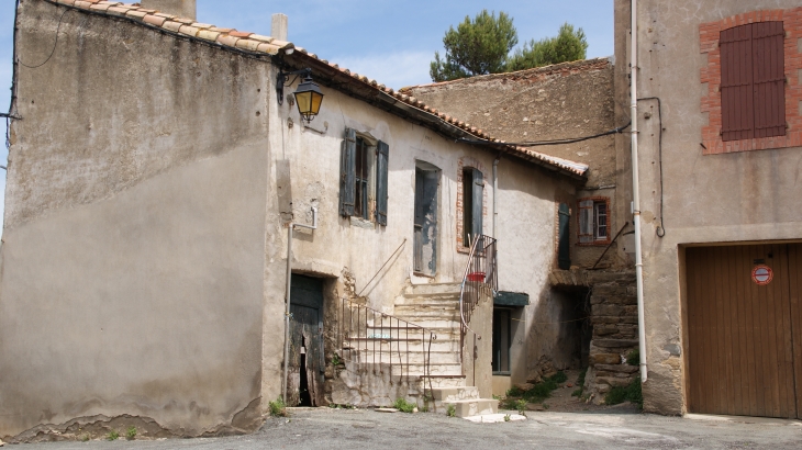 Cazelles Petite commune d'Aigues-Vives