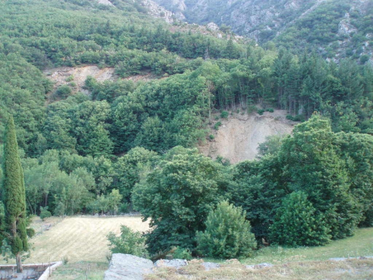 Chemin forestier - Castanet-le-Haut