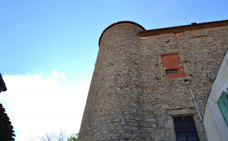 Château de Cesseras 13 Em Siècle