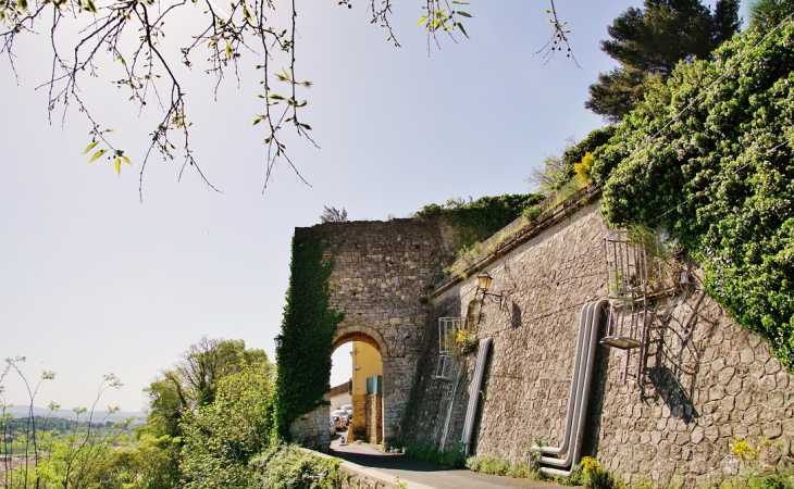 La Commune ( Porte Neuve ) - Clermont-l'Hérault