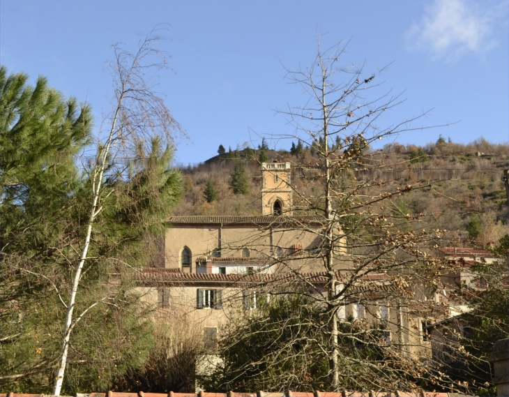 L'Eglise derrière les arbres - Graissessac