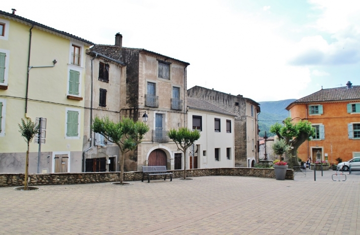 Le Village - Hérépian