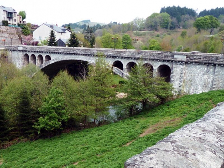 Le pont en granit - La Salvetat-sur-Agout