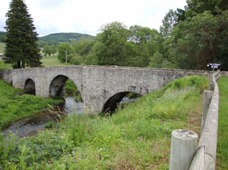 La Salvetat-sur-Agout (34330) pont St.Étienne-de-Cavall sur le Vèbre