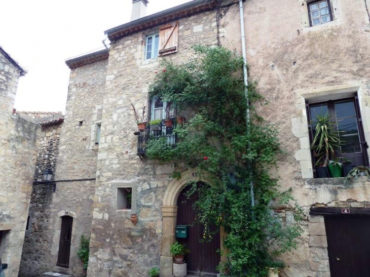 Dans le hameau de Boussagues - La Tour-sur-Orb