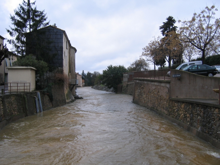 Crues mars 2011 - Laurens