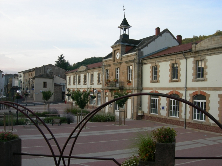 Mairie, Ecole,Médiathèque - Le Bousquet-d'Orb