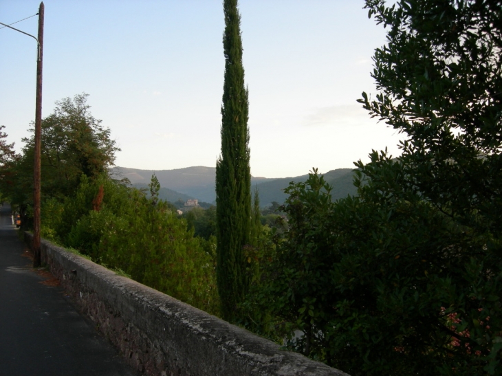 VUE DEPUIS LA RUE DE ST MARTIN - Le Bousquet-d'Orb