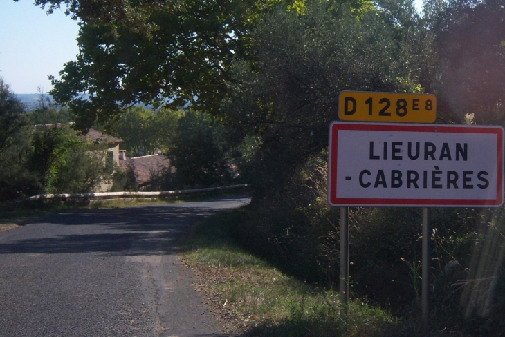 Entrée de la commune - Lieuran-Cabrières