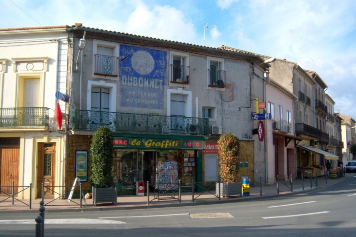 Veille pub sur le mur - Marseillan