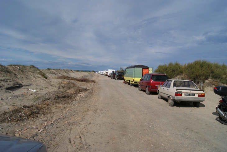 Ancienne route du bord de mer. - Marseillan