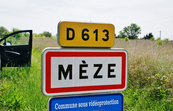  - Mèze