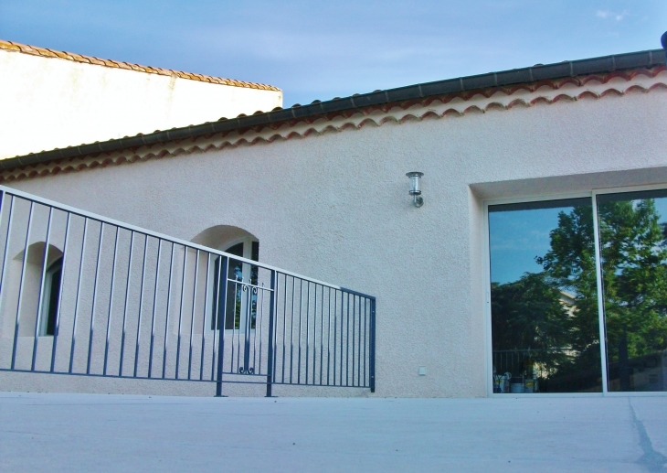 La Villa Sépia - gite et chambres d'hôtes à Montblanc