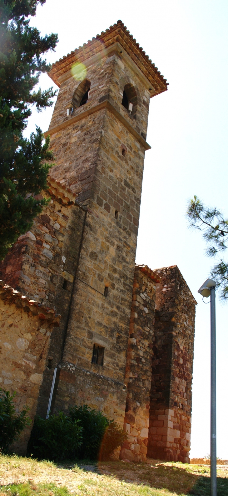 église de Montouliers 13 Em Siècle