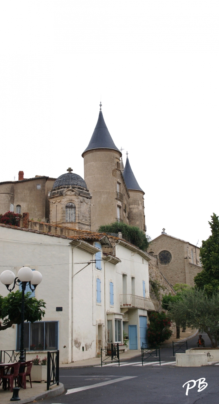 Château de Pouzolles 15 Em Siècle