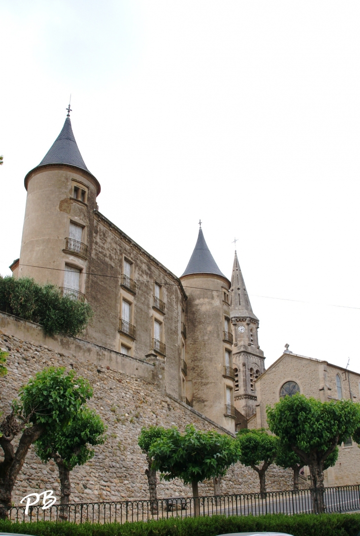 Château de Pouzolles 15 Em Siècle