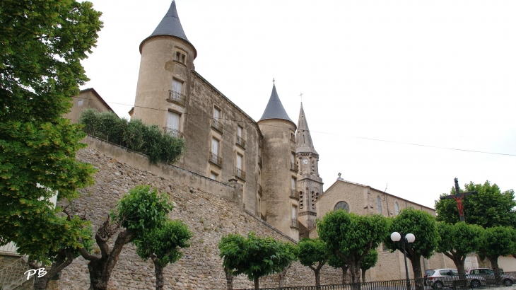 Château de Pouzolles 15 Em Siècle