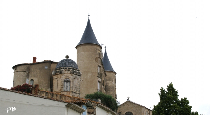 Château de Pouzolles 15 Em Siècle