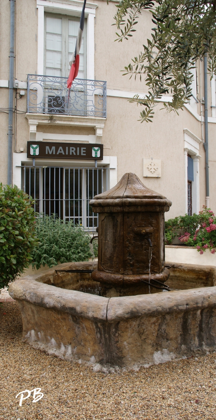 Mairie - Pouzolles