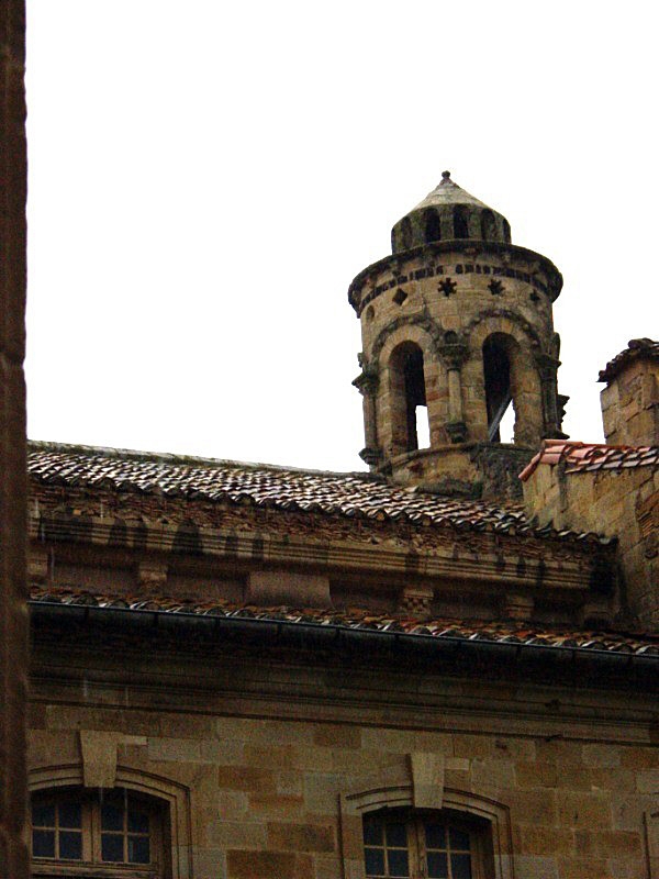 Le clocher de l'église de Cassan - Roujan