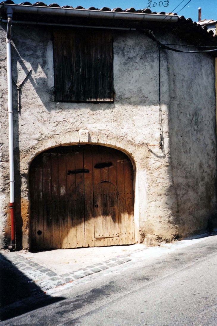  Porche du village en 2003 - Saint-André-de-Sangonis