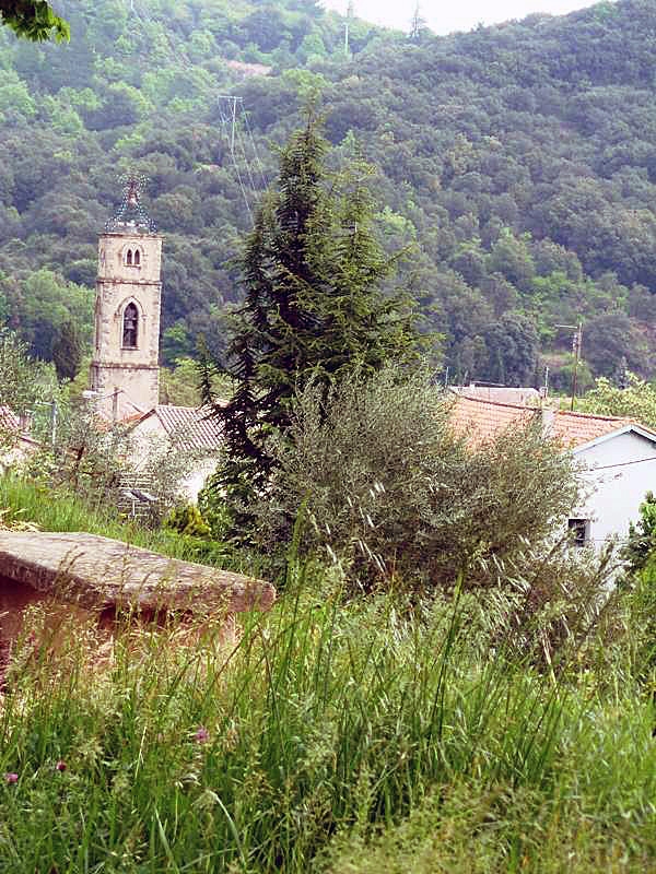 Vue sur l'église - Saint-Étienne-Estréchoux