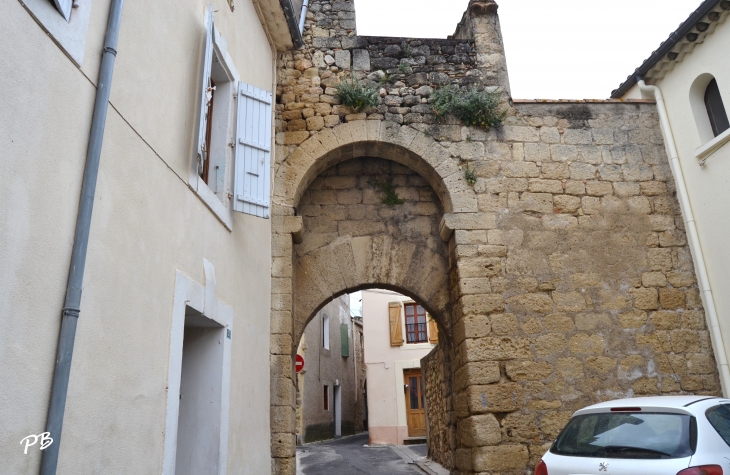 Fortifications 14 Em Siècle - Saint-Geniès-de-Fontedit