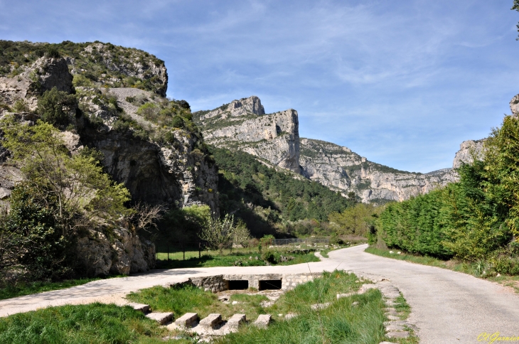  Le Bout du Monde - Cirque de l'Infernet - Saint-Guilhem-le-Désert