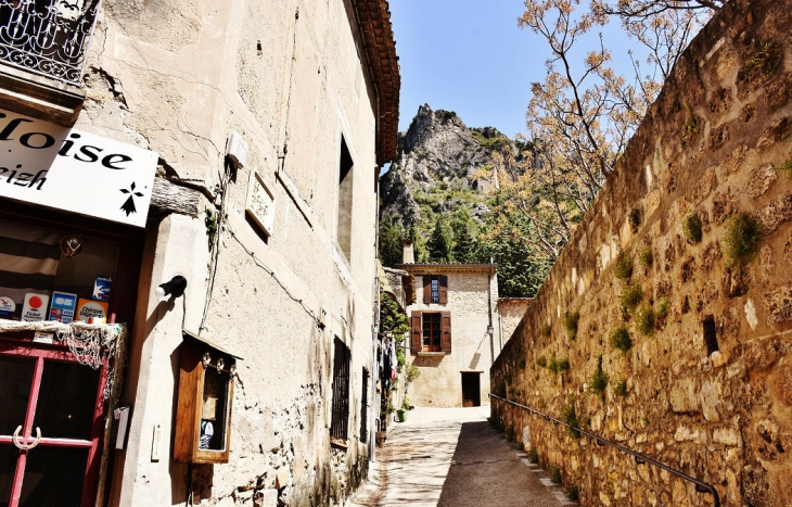 La Commune - Saint-Guilhem-le-Désert