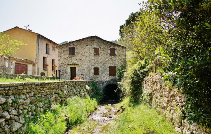 La Commune - Saint-Guilhem-le-Désert