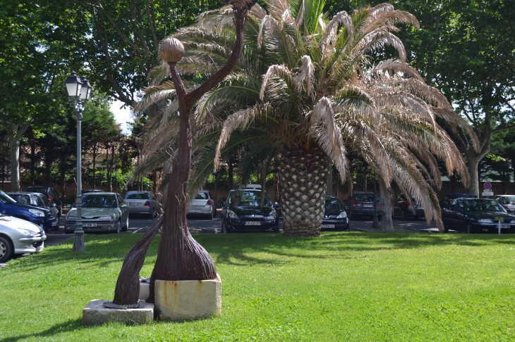 Le Parc de L'Hotel de Ville - Sérignan