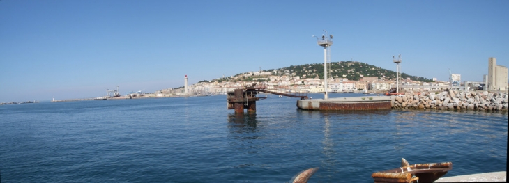 LA VILLE DE SETE VUE DU PORT - Sète