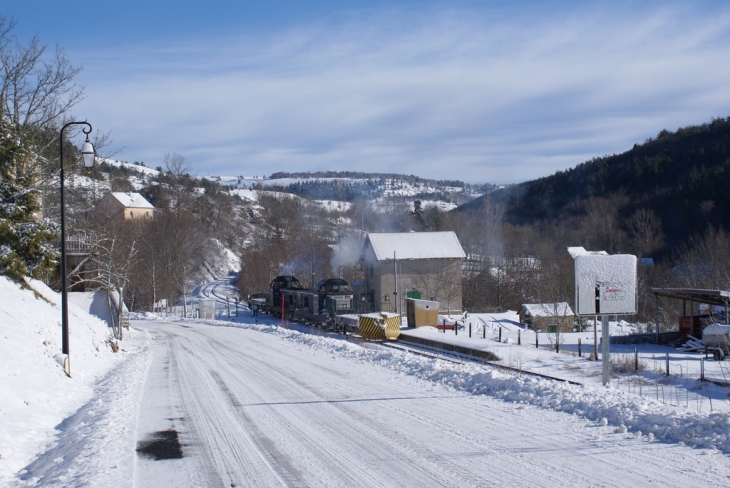 GARE D'ALLENC - CHASSE NEIGE