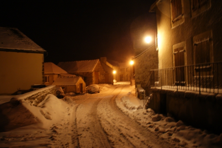 NUIT SOUS LA NEIGE - Allenc