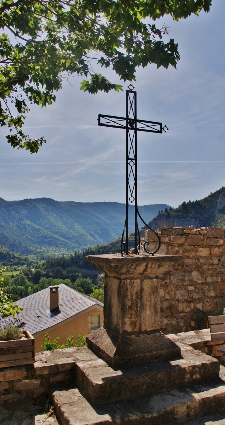 Croix - Montbrun