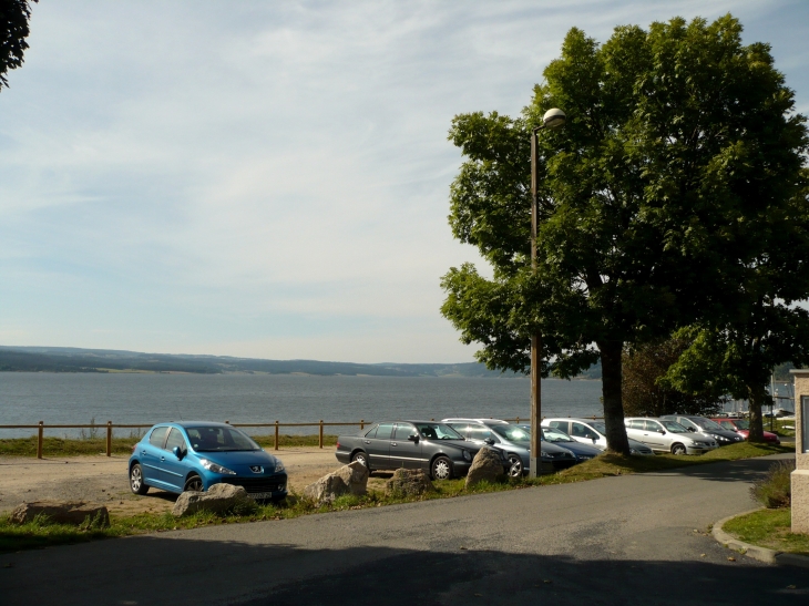 Le Lac de Naussac, vu de l'Hotel/restaurant.