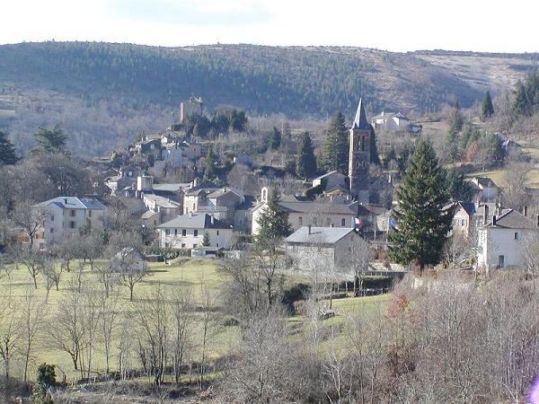 Vue de Vébron en arrivant de Florac - Vebron