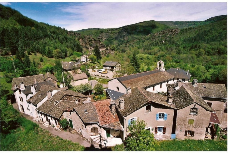 Village vu de la Mairie - Vebron