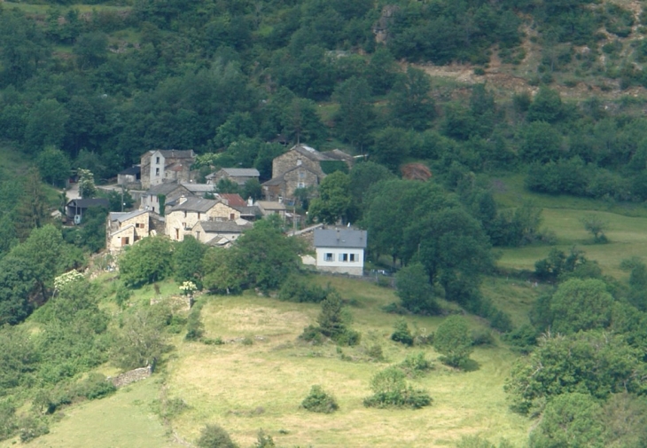 Hameau de Vernagues! JM Ausset - Vebron