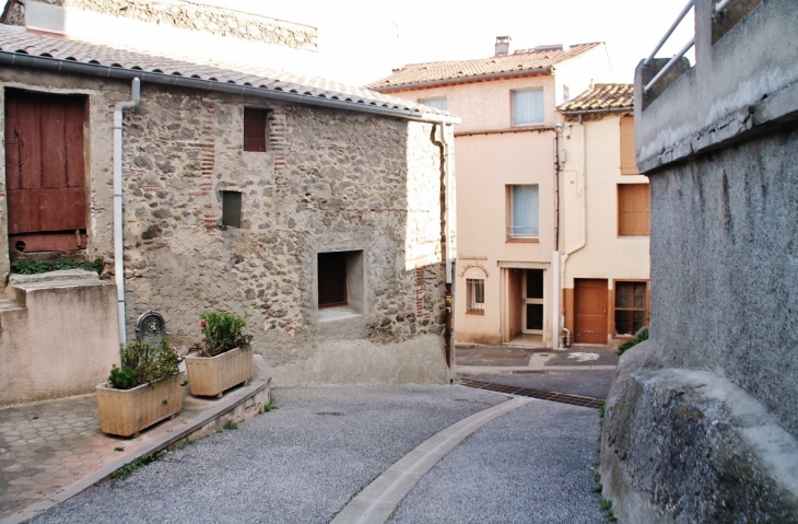 Le Village - Ansignan