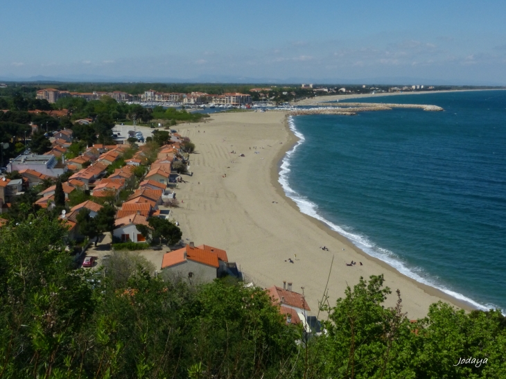 Argelès sur Mer. Le Racou vu du sentier du littoral.  - Argelès-sur-Mer